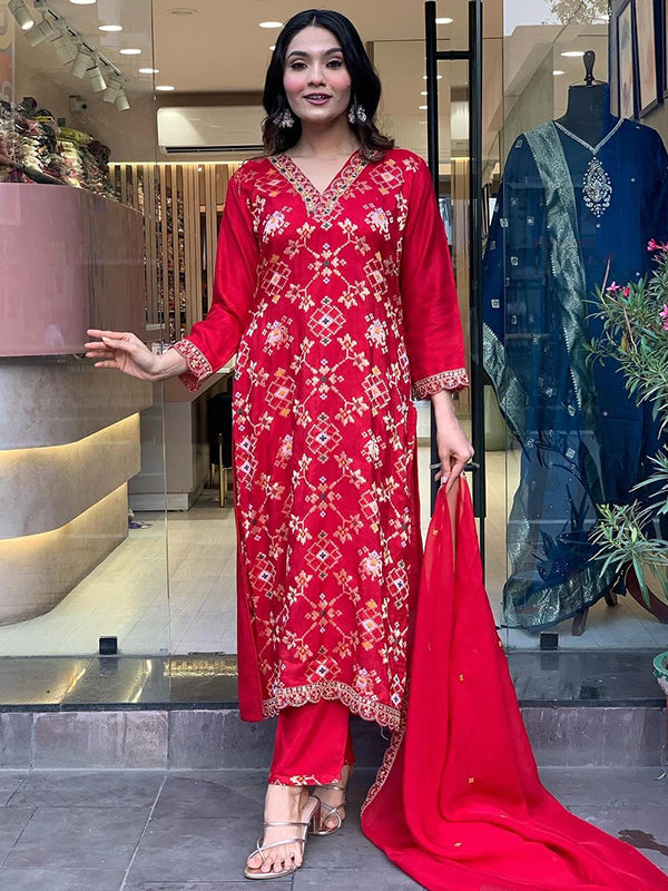 Red Viscose Printed Kurti With Pant & Dupatta Set